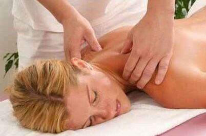 Massagem terapêutica para osteocondrose cervical