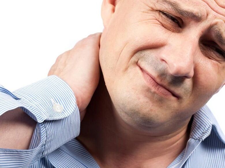 Dor intensa no pescoço sinaliza o terceiro estágio da osteocondrose cervical